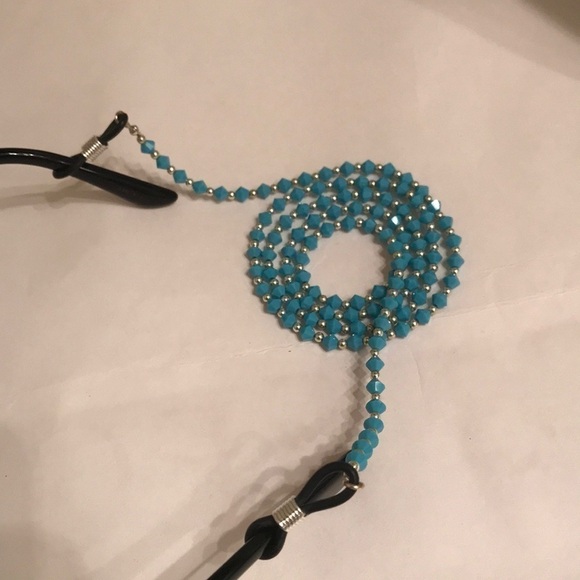 2/$90 ๐ Swarovski Crystal Eye Glasses Holder - Picture 8 of 9